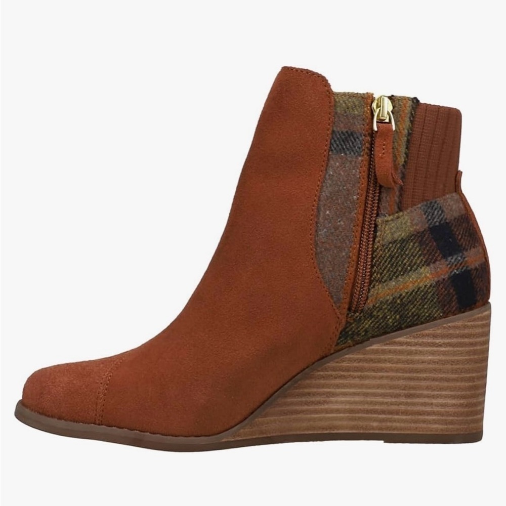 TOMS/NWOB/ Womens Sadie Casual Boots Ankle Mid Heel 2-3"Beige/ size 8.5 /NWOT